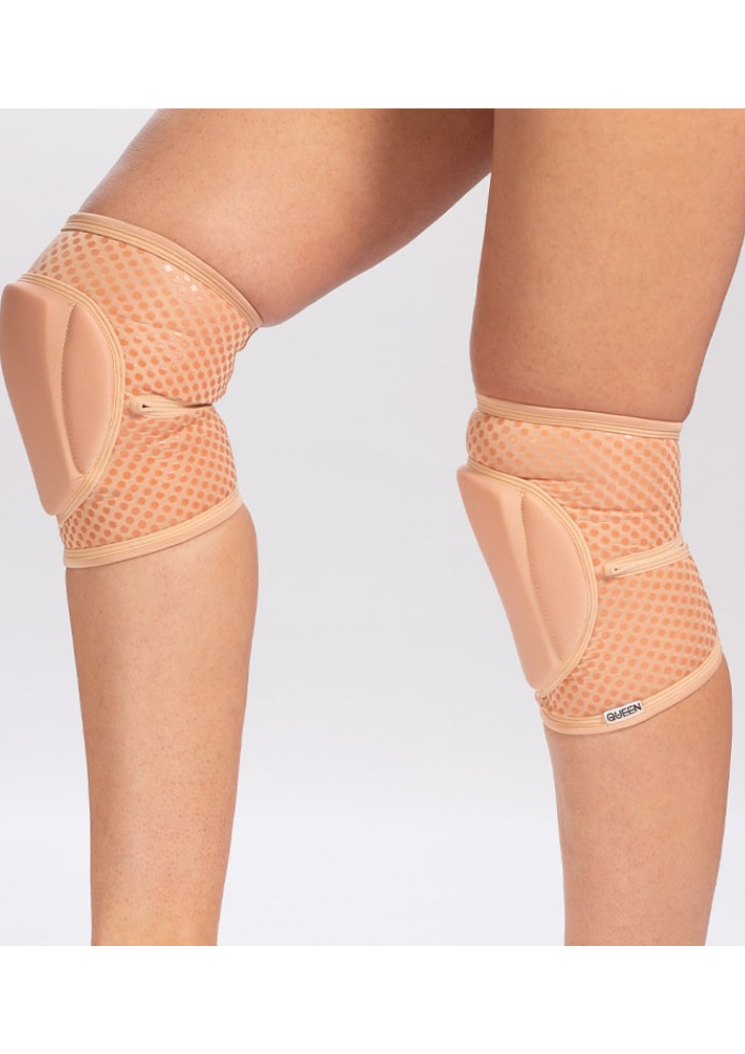 Grippy knee pads – Nude-Latte