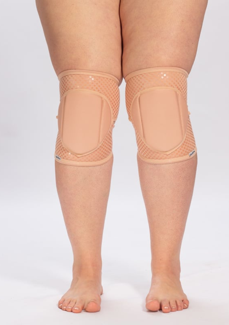 Grippy knee pads – Nude-Latte