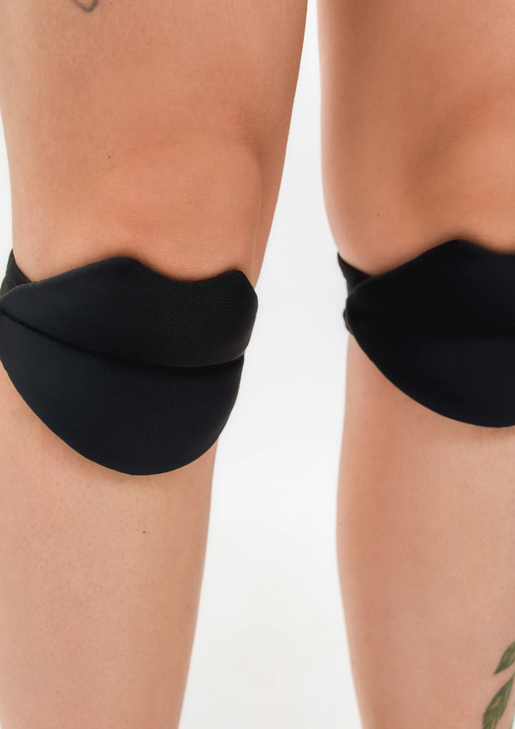 Slides Knee Pads – LIPS – Black