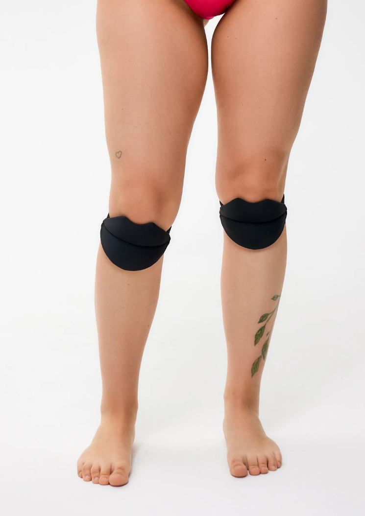 Slides Knee Pads – LIPS – Black